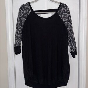 Black and Gray Patterned Sleeve Top